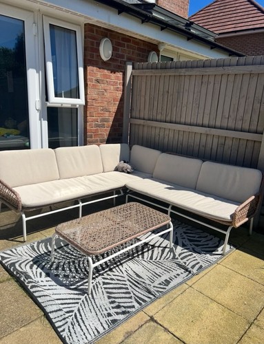 Made rhonda garden - rhonda,